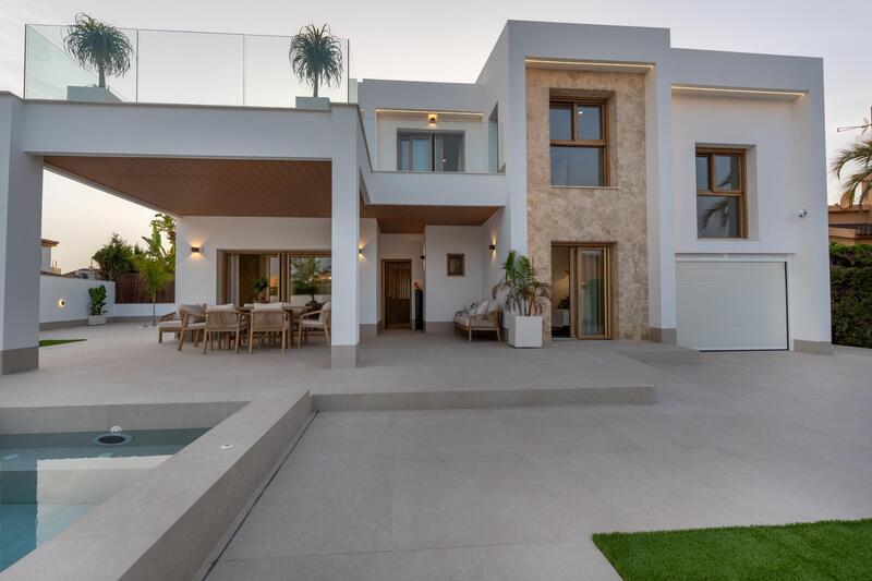 4 slaapkamer Villa Te koop