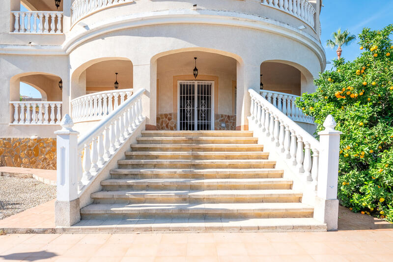 4 slaapkamer Villa Te koop