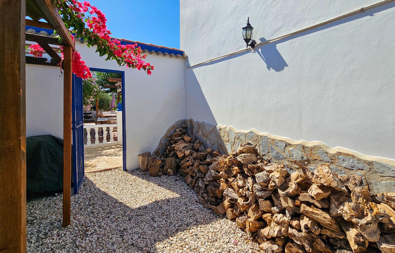 6 bedroom Country House for sale