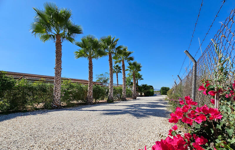 6 bedroom Country House for sale
