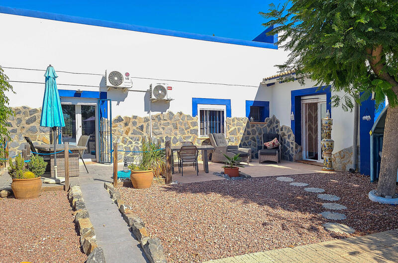 6 bedroom Country House for sale
