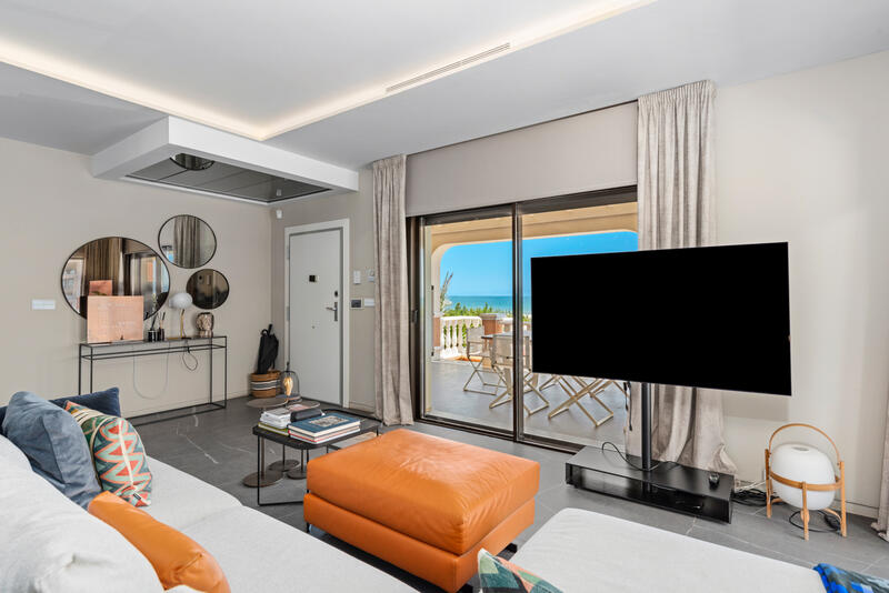 6 bedroom Townhouse for sale