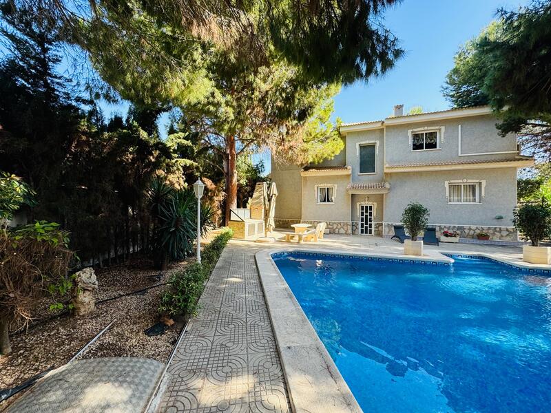 5 bedroom Villa for sale