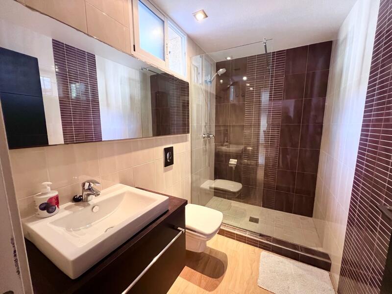 4 Cuarto Villa en venta
