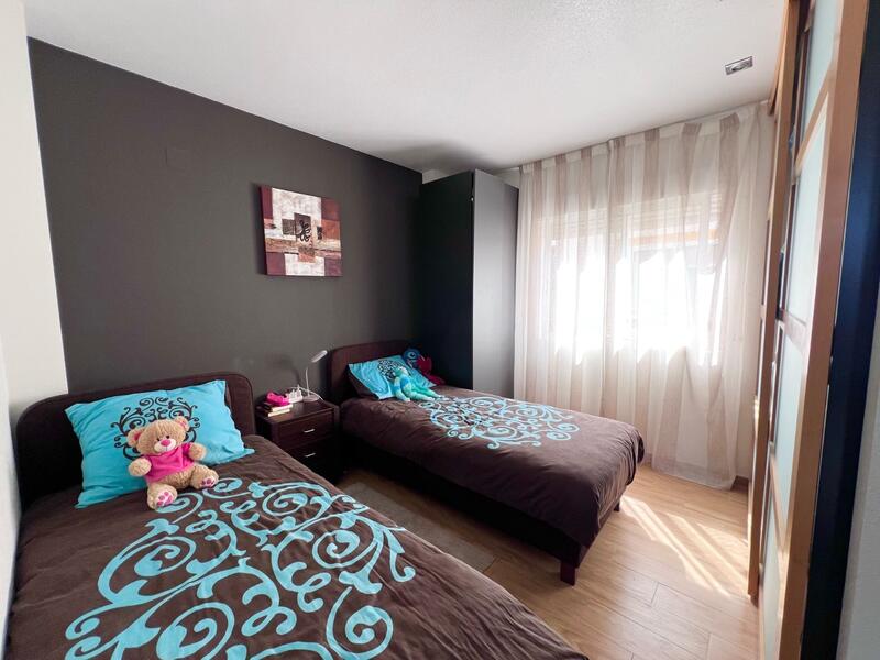 4 Cuarto Villa en venta