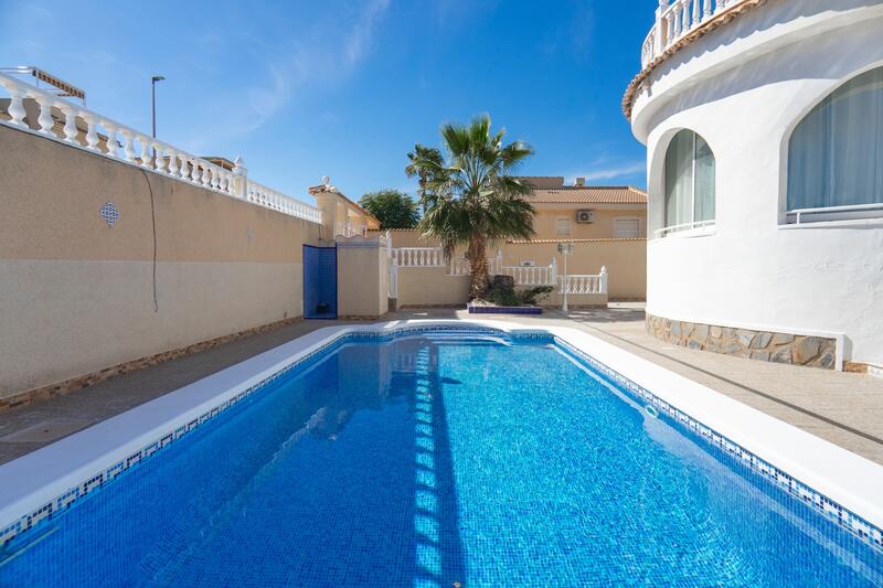 3 Cuarto Villa en venta