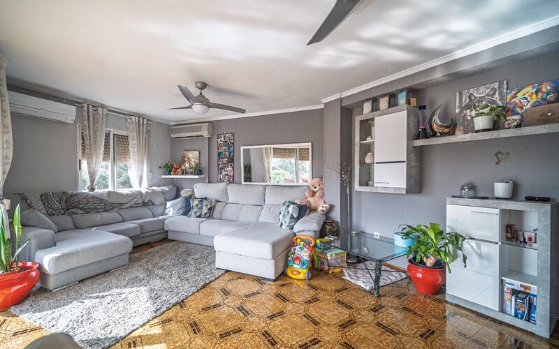 3 bedroom Apartment for sale