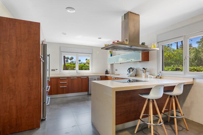 5 bedroom Villa for sale