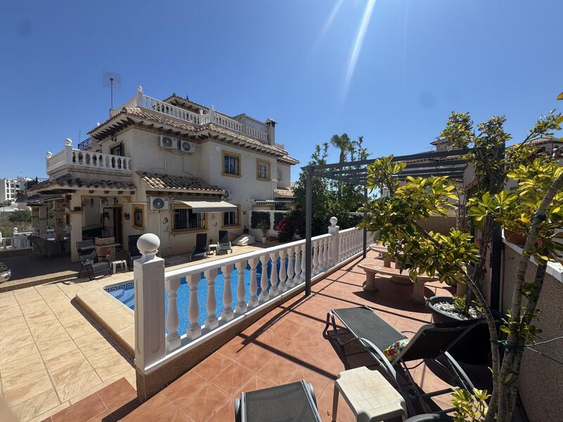 3 bedroom Townhouse for sale