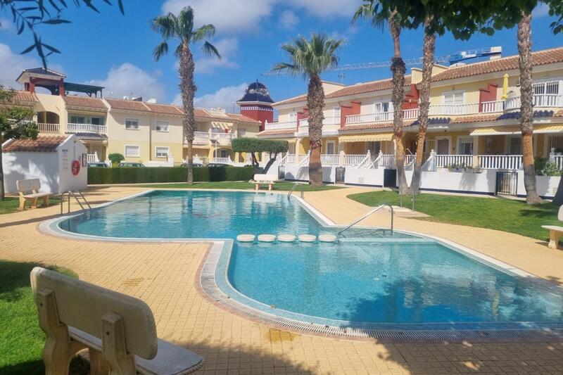 2 bedroom Townhouse for sale