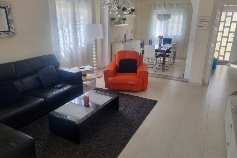 2 bedroom Townhouse for sale