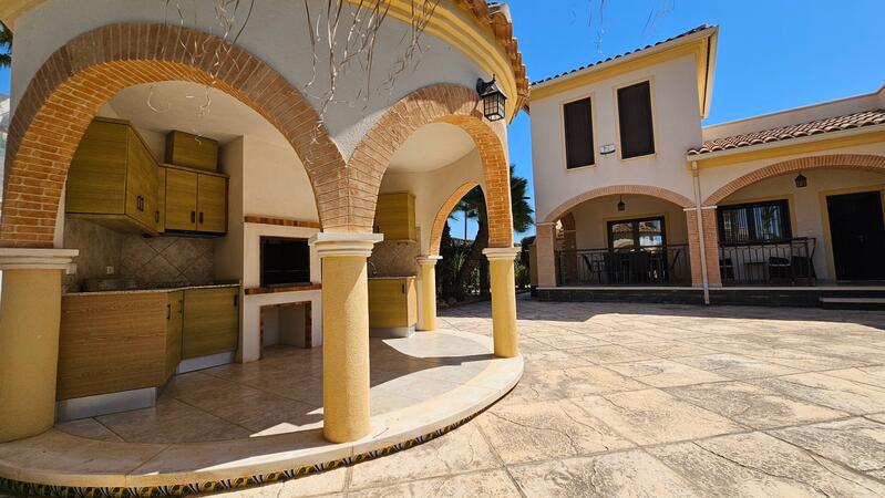 4 slaapkamer Villa Te koop