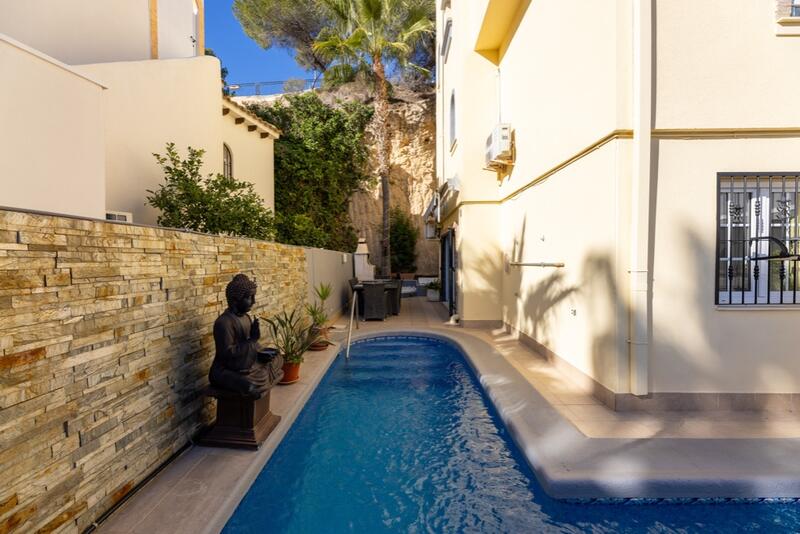 4 Cuarto Villa en venta