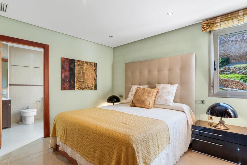 4 slaapkamer Gezinswoning Te koop