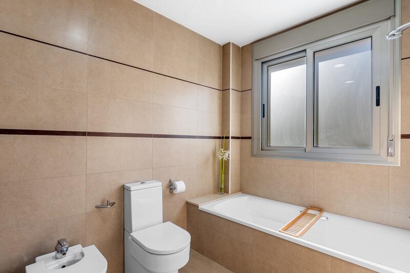 4 slaapkamer Gezinswoning Te koop