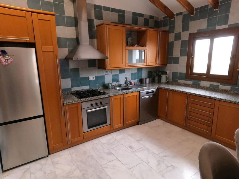 4 спальная комната вилла продается