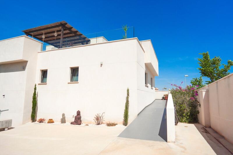 4 Cuarto Villa en venta
