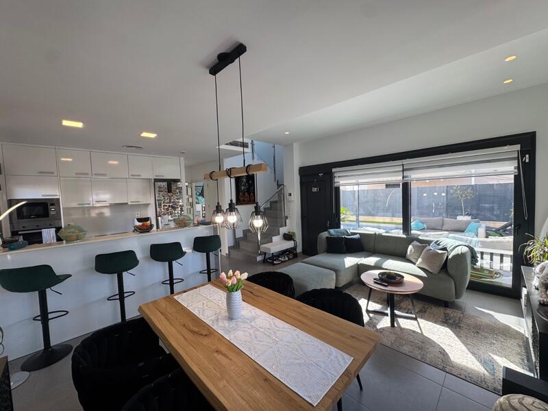 4 Schlafzimmer Villa zu verkaufen