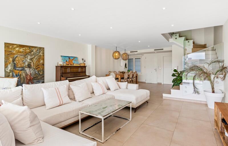 3 bedroom Townhouse for sale