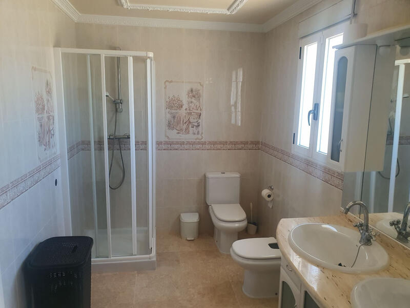 4 спальная комната вилла продается