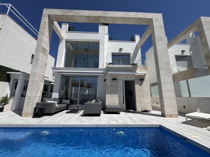 4 bedroom Villa for sale