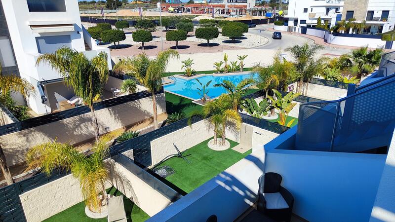 3 bedroom Townhouse for sale