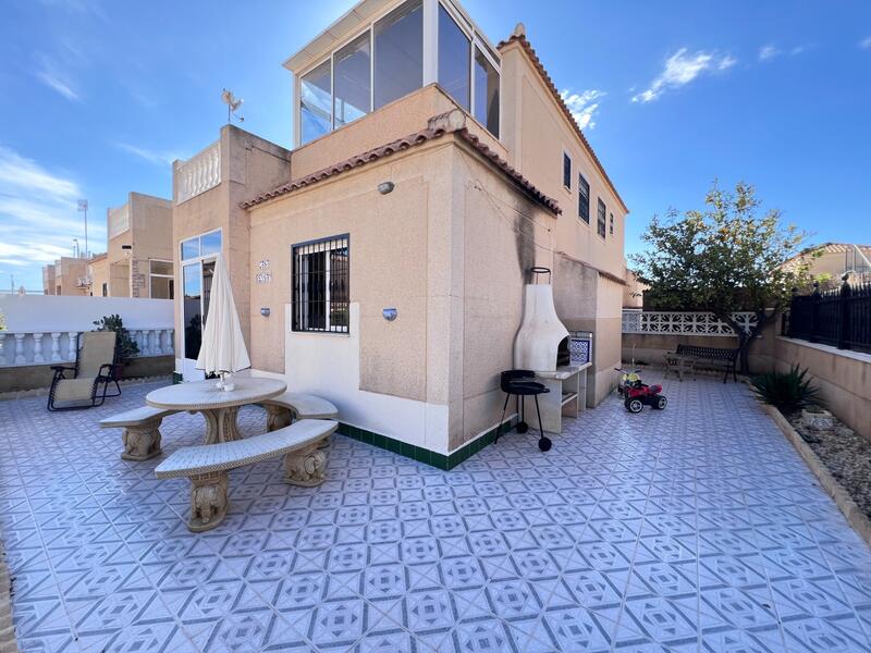 3 bedroom Townhouse for sale