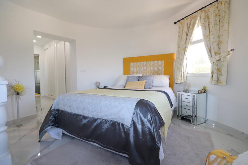 5 bedroom Villa for sale