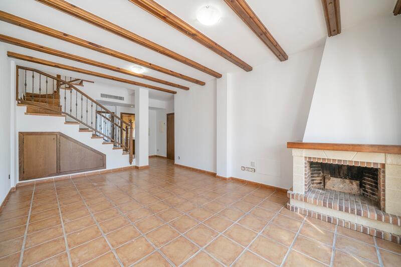 3 bedroom Townhouse for sale
