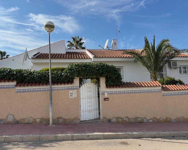 4 Cuarto Villa en venta