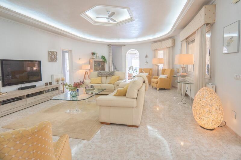 5 bedroom Villa for sale