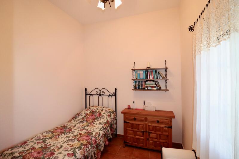 5 bedroom Country House for sale