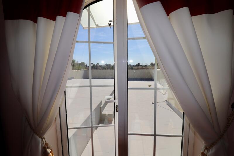 5 bedroom Country House for sale