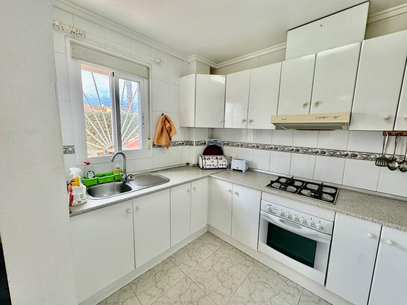 2 slaapkamer Gezinswoning Te koop