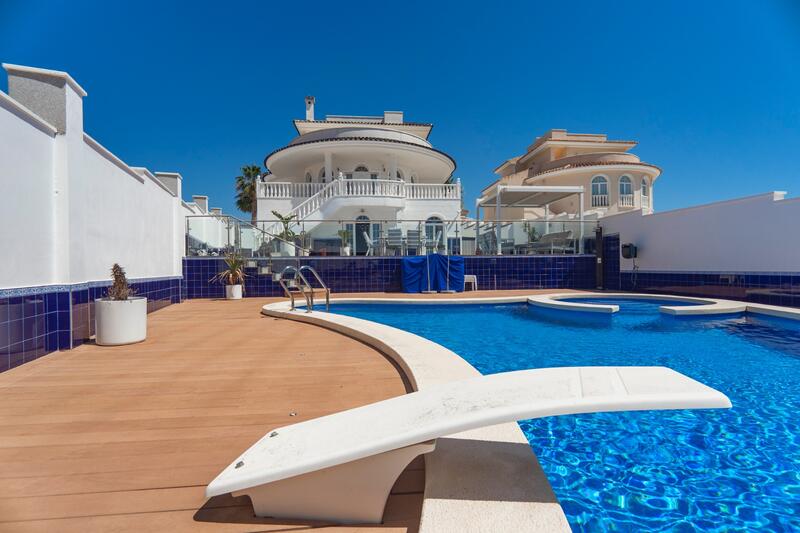 6 chambre Villa à vendre