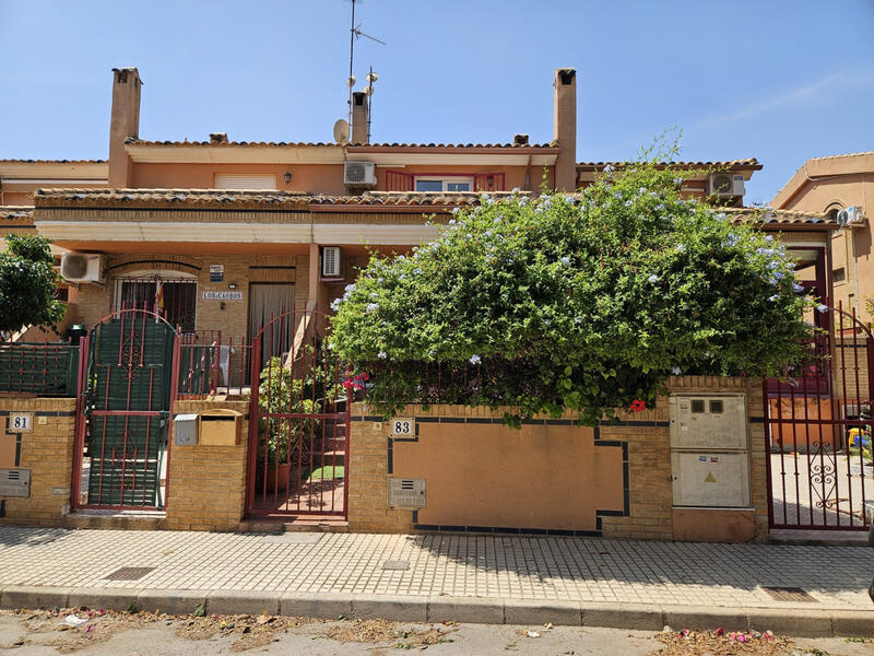 4 Schlafzimmer Stadthaus zu verkaufen