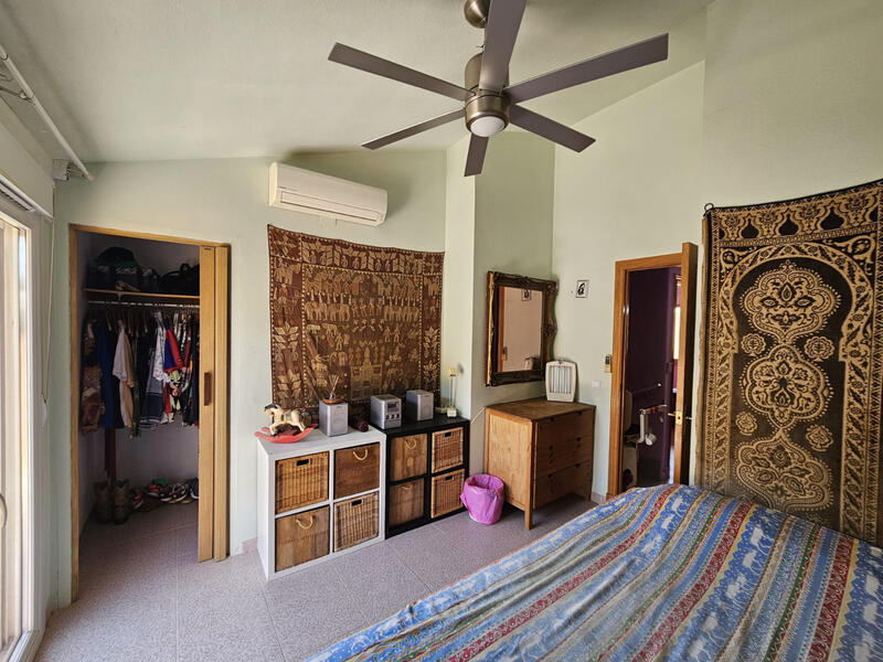 4 Schlafzimmer Stadthaus zu verkaufen