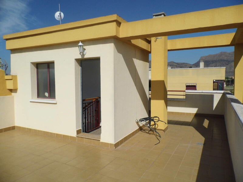 3 slaapkamer Gezinswoning Te koop