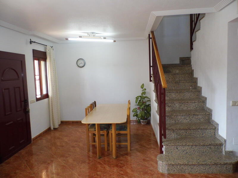 3 slaapkamer Gezinswoning Te koop