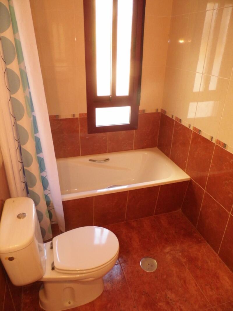 3 slaapkamer Gezinswoning Te koop