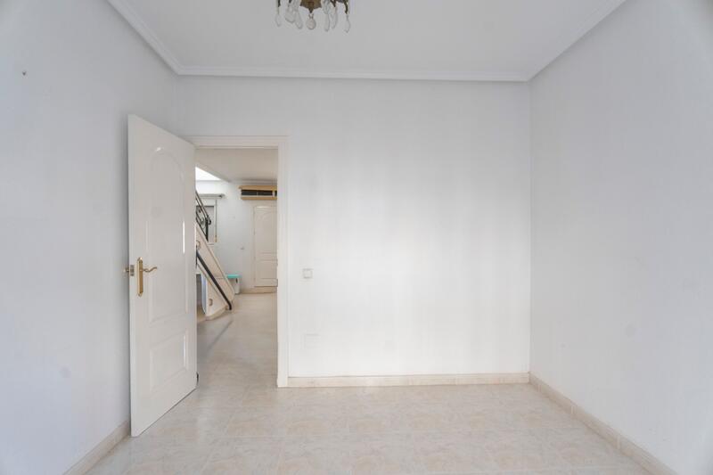 3 Schlafzimmer Stadthaus zu verkaufen