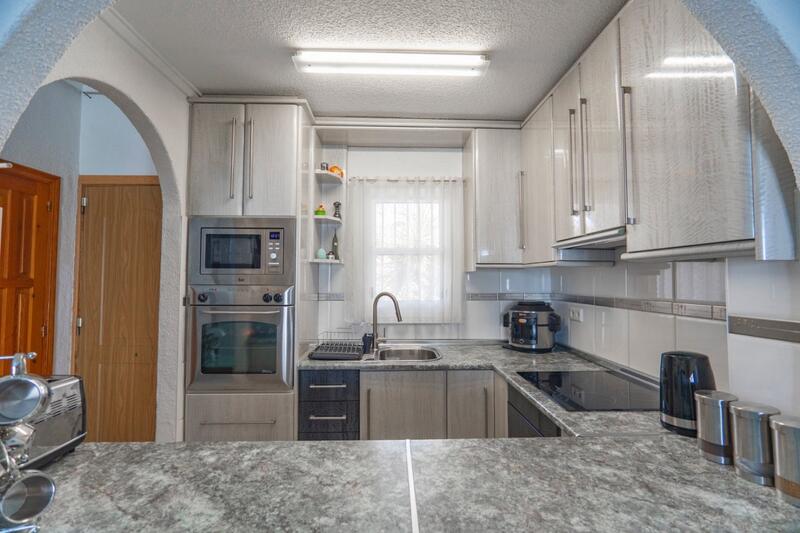 3 slaapkamer Gezinswoning Te koop