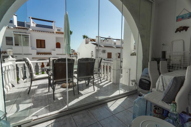 3 slaapkamer Gezinswoning Te koop