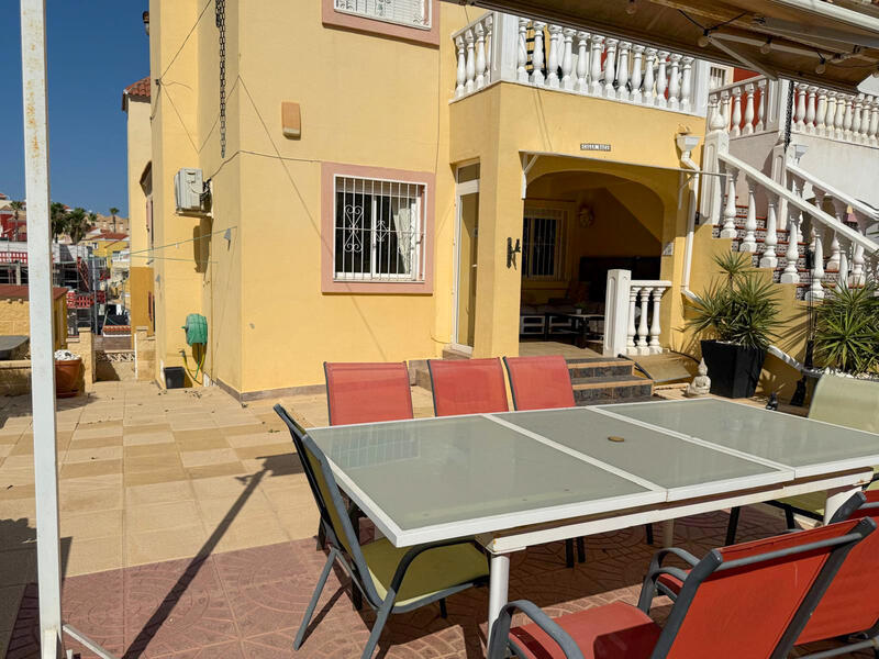 Apartamento en venta en Villamartin, Alicante