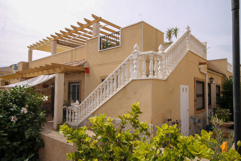 Gezinswoning Te koop in Villamartin, Alicante