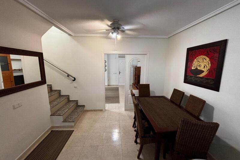 4 Schlafzimmer Stadthaus zu verkaufen