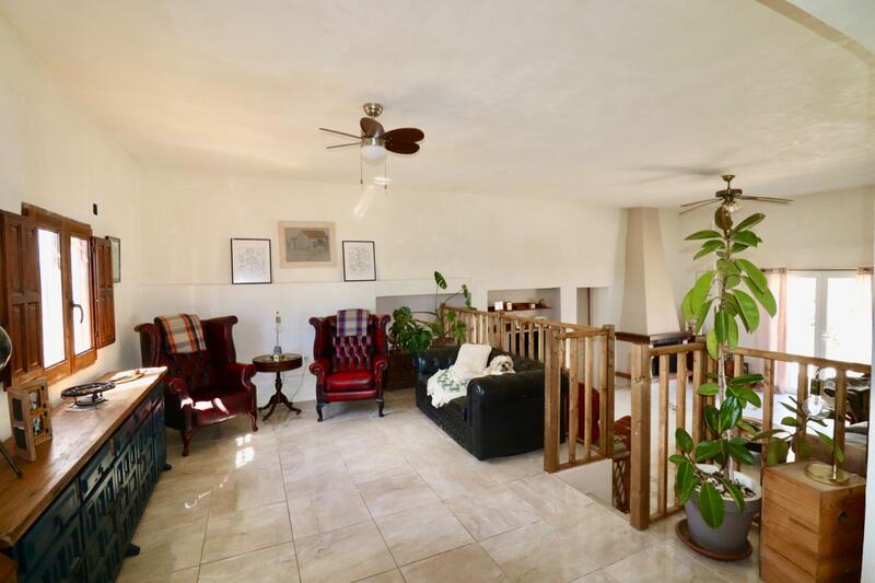 3 bedroom Country House for sale