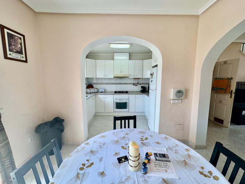 2 slaapkamer Gezinswoning Te koop