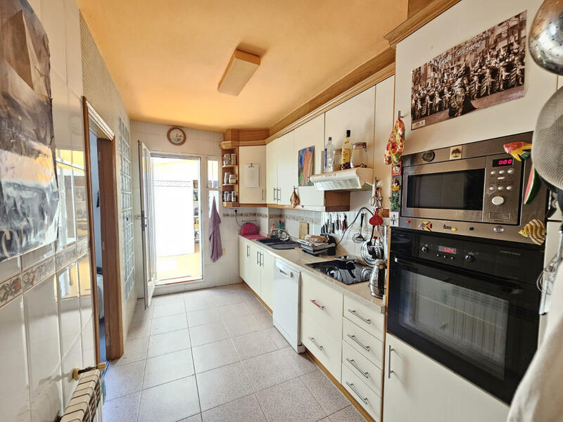 4 slaapkamer Gezinswoning Te koop