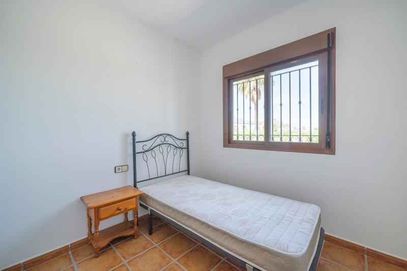 3 slaapkamer Gezinswoning Te koop